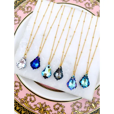 Baroque Pendant / Crystal