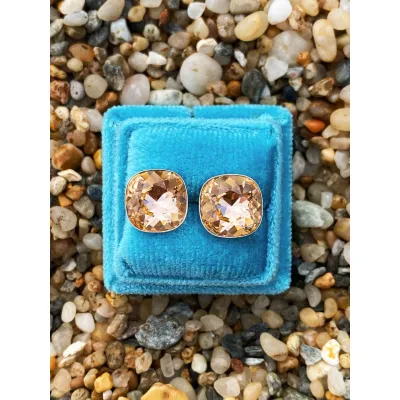 Coquette Stud Earrings / Light Peach