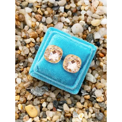 Coquette Stud Earrings / Light Peach