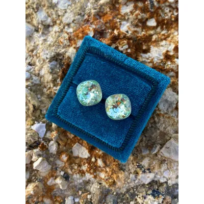 Coquette Stud Earrings / Chrysolite