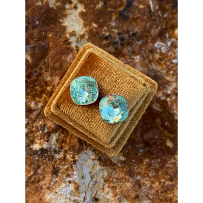 Coquette Stud Earrings / Chrysolite