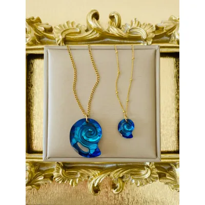 Sea Snail Pendant / Bermuda Blue