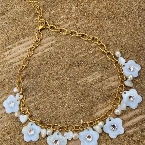Margarita Charm - Χειροποίητο Κολιέ με charms Μαργαρίτες, Πέρλες & Κρύσταλλα Swarovski Crystal
