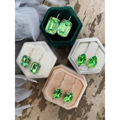 Vindemia - Σκουλαρίκια Κρεμαστά με Κρύσταλλα Swarovski Peridot