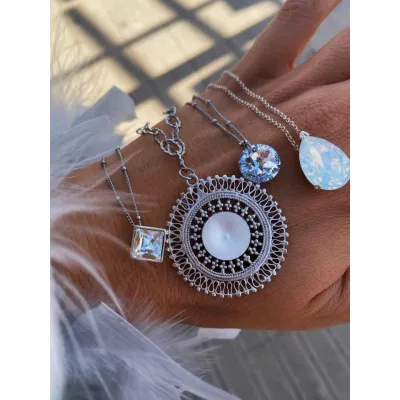 Gloria Pendant / Matt Finish